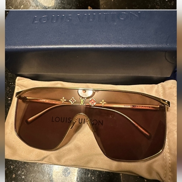 Authentic Louis Vuitton Sunglasses - Picture 4 of 6